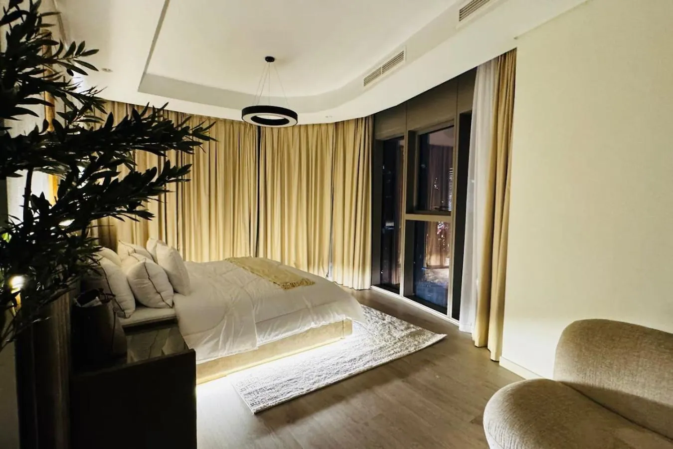 Burj View 3Bdr With Rooftop Infinity Pool Dubai